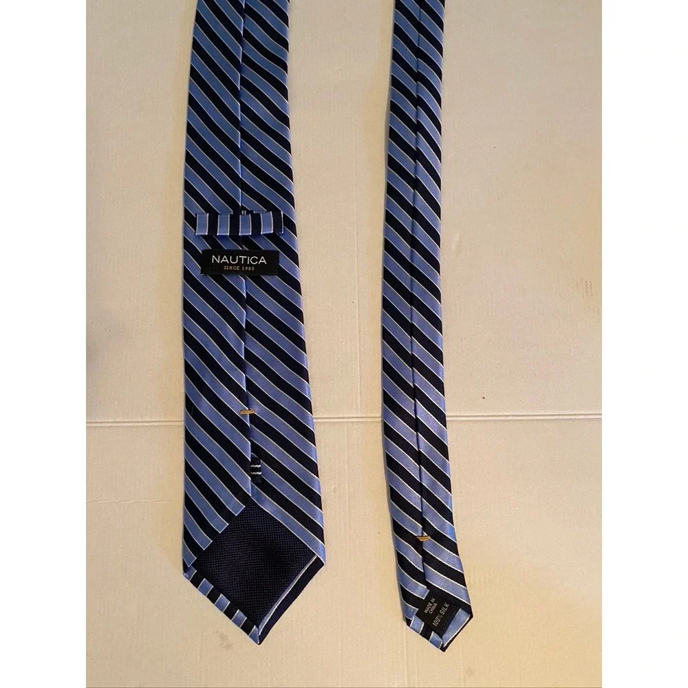 Nautica Mens Blue Navy Striped 100% Silk Necktie Classic Formal Business Tie